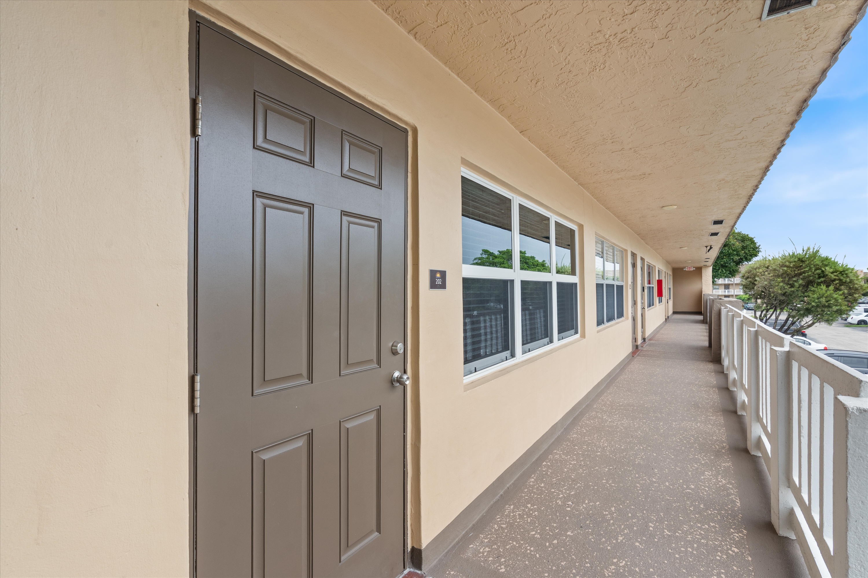  9101 Sunrise Lakes Blvd, Sunrise, FL, 33322 - 物件實景