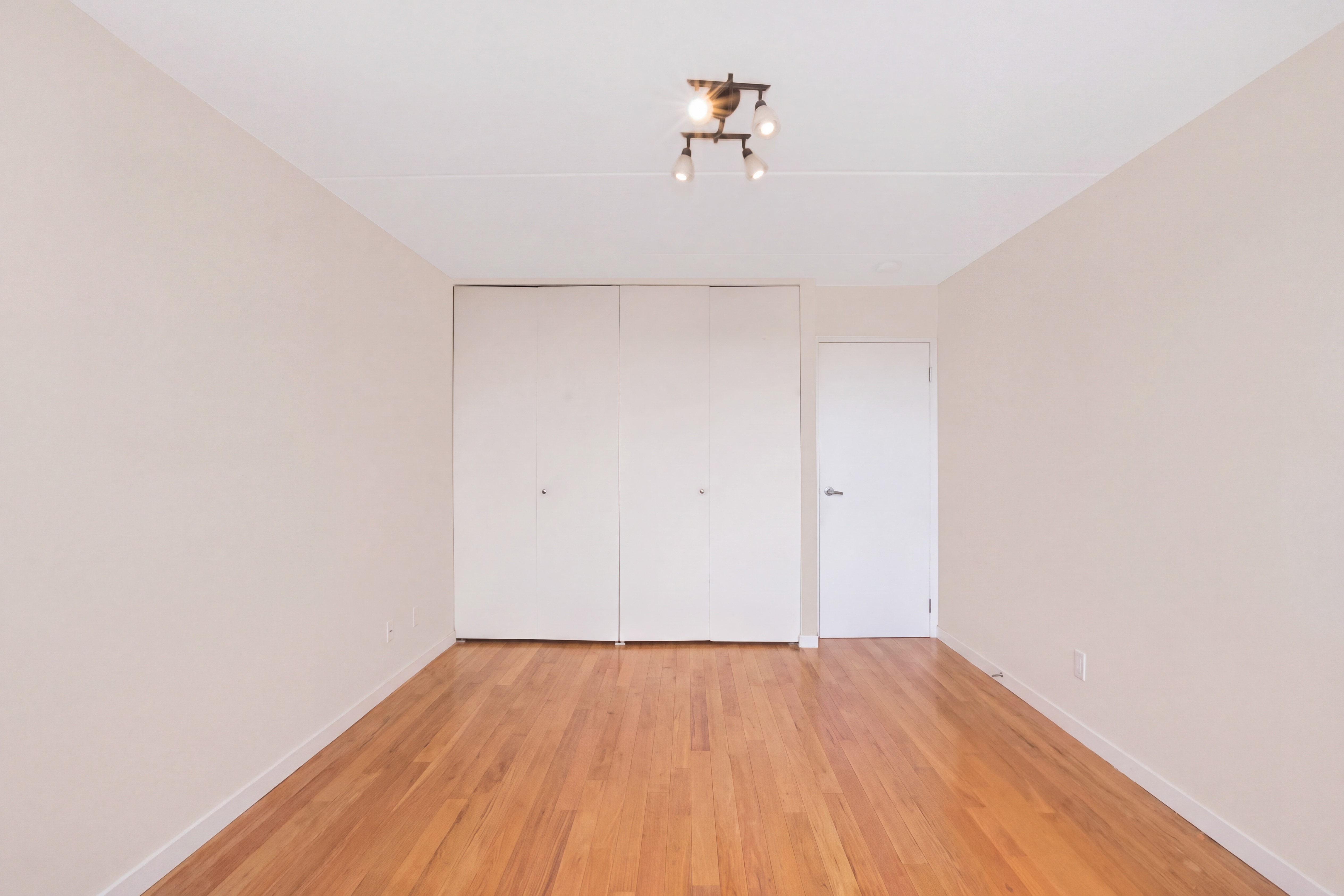  1155 Warburton Avenue - 物件實景