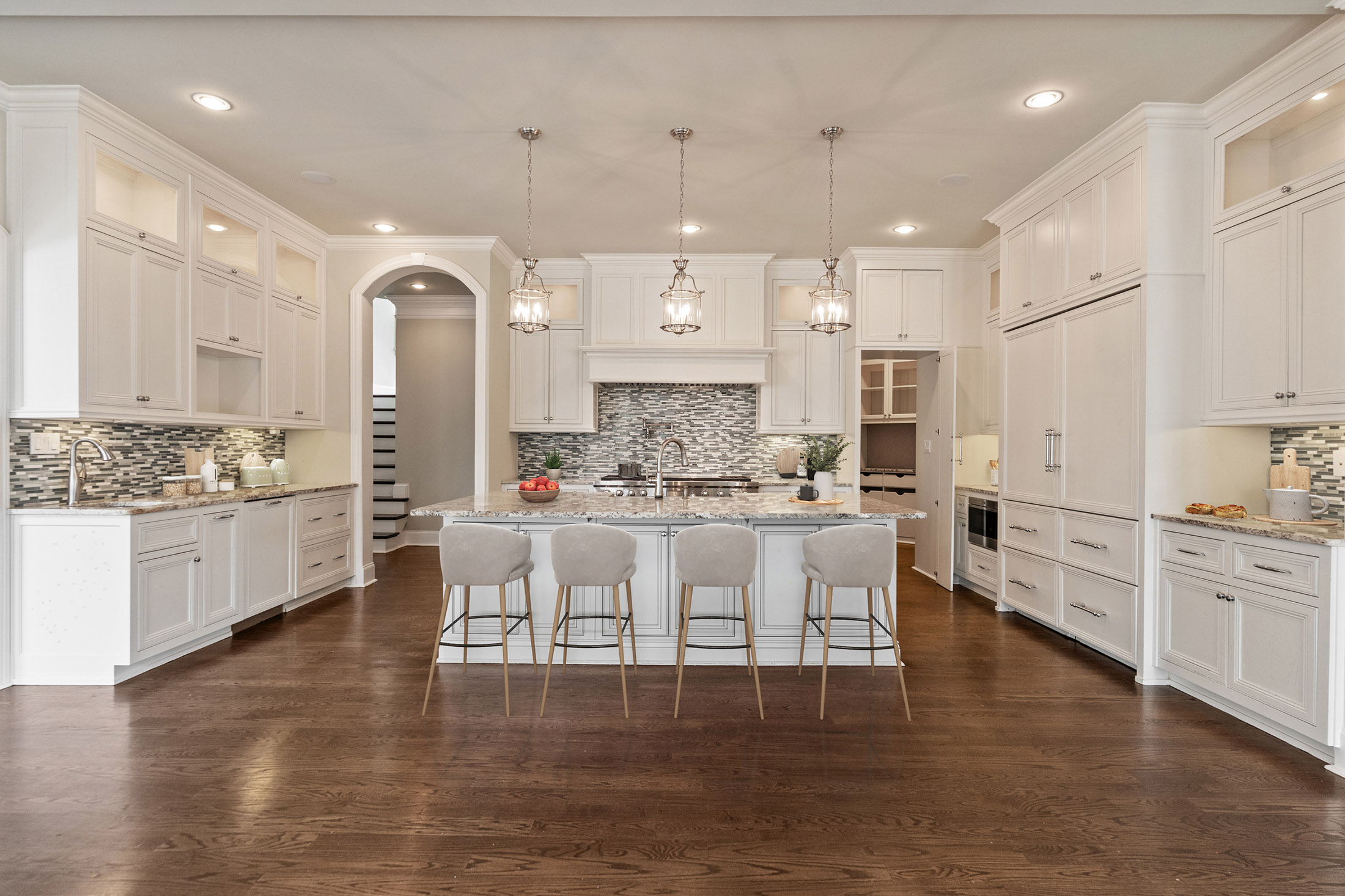  An Reminiscent of Old-World Charm Meets Modern Luxury on This Milton Estate - 物件實景