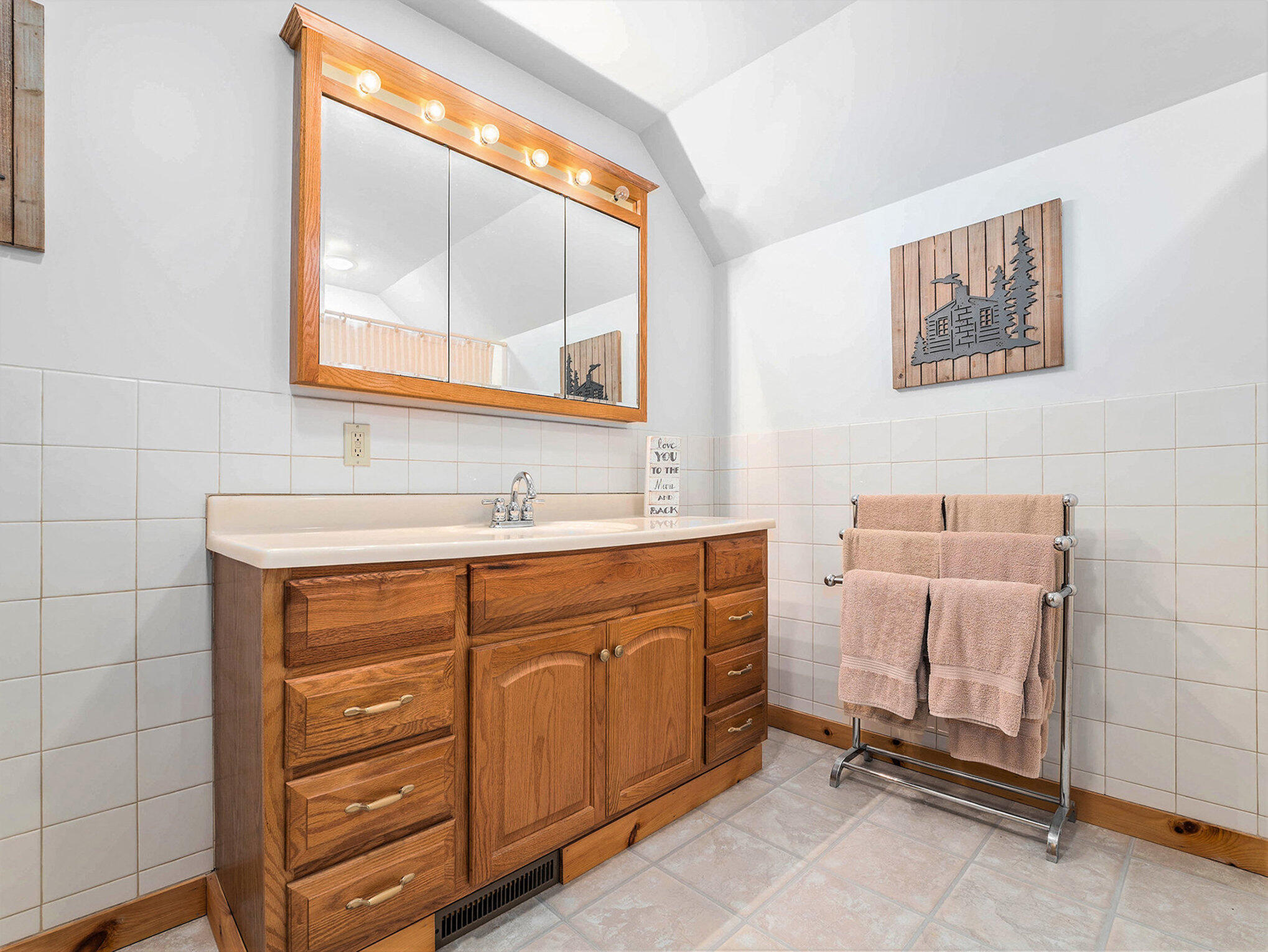Manistee, Michigan, 49660, United States, 2 Bedrooms Bedrooms, ,2 BathroomsBathrooms,Residential,For Sale,1896192