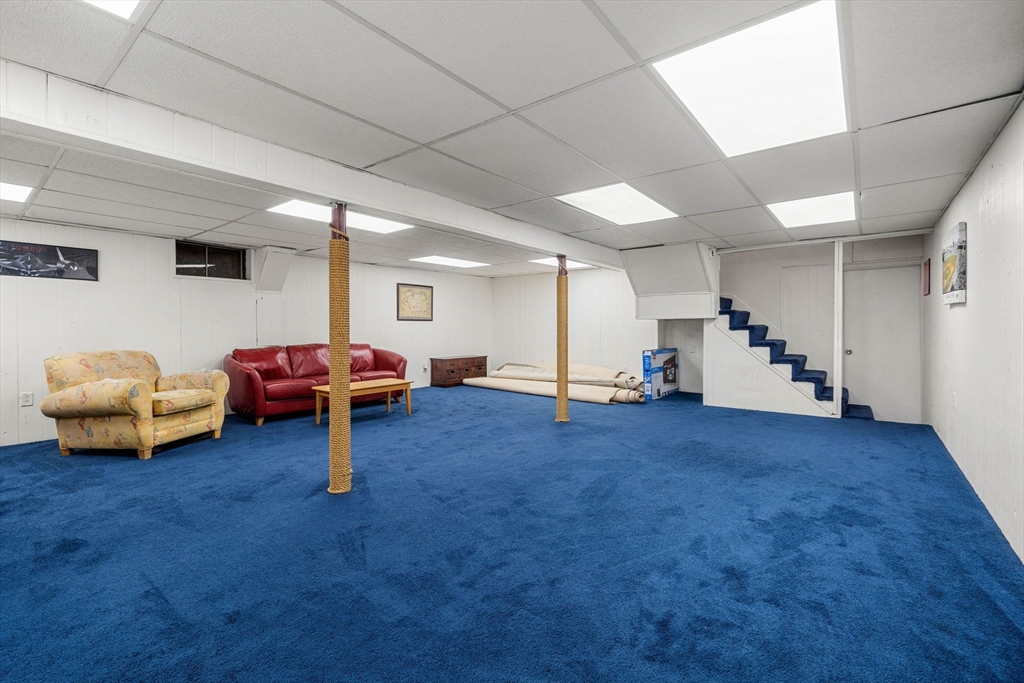 Andover, Massachusetts, 01810, United States, 4 Bedrooms Bedrooms, ,3 BathroomsBathrooms,Residential,For Sale,1987628