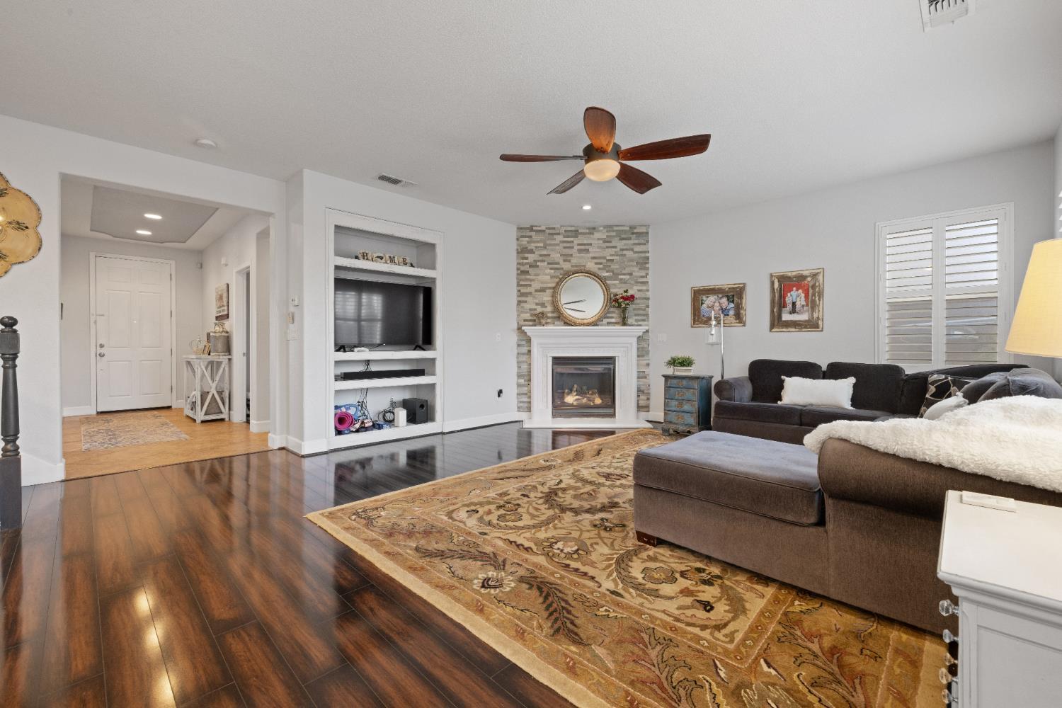 Oakdale, California, 95361, United States, 4 Bedrooms Bedrooms, ,4 BathroomsBathrooms,Residential,For Sale,2011319