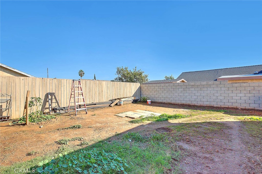 Jurupa Valley, California, 92509, United States, 4 Bedrooms Bedrooms, ,2 BathroomsBathrooms,Residential,For Sale,1998083