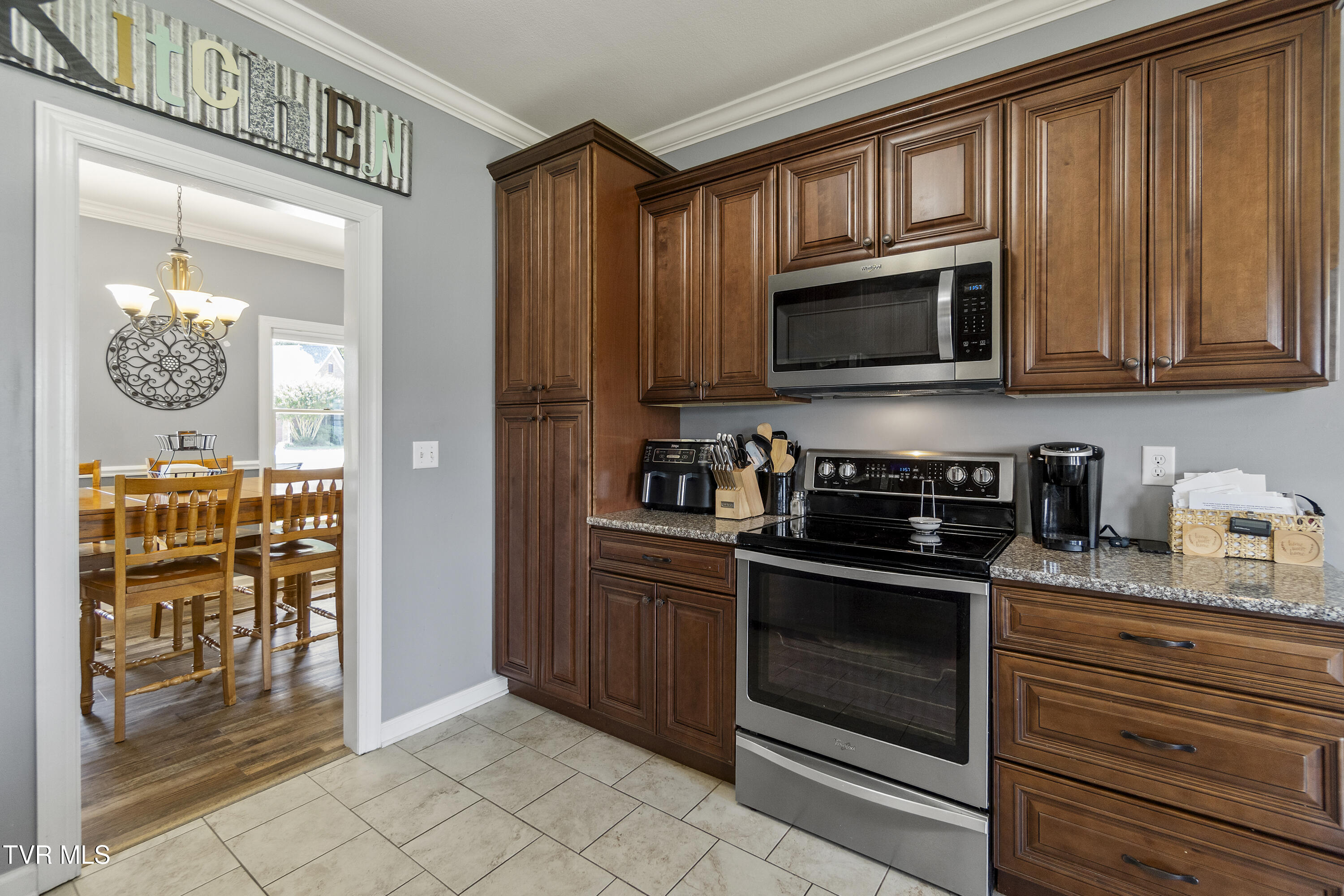 Greeneville, Tennessee, 37743, United States, 4 Bedrooms Bedrooms, ,3 BathroomsBathrooms,Residential,For Sale,1997780