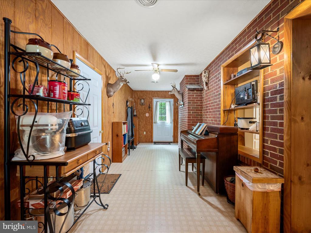 Winchester, Virginia, 22603, United States, 3 Bedrooms Bedrooms, ,3 BathroomsBathrooms,Residential,For Sale,1974619