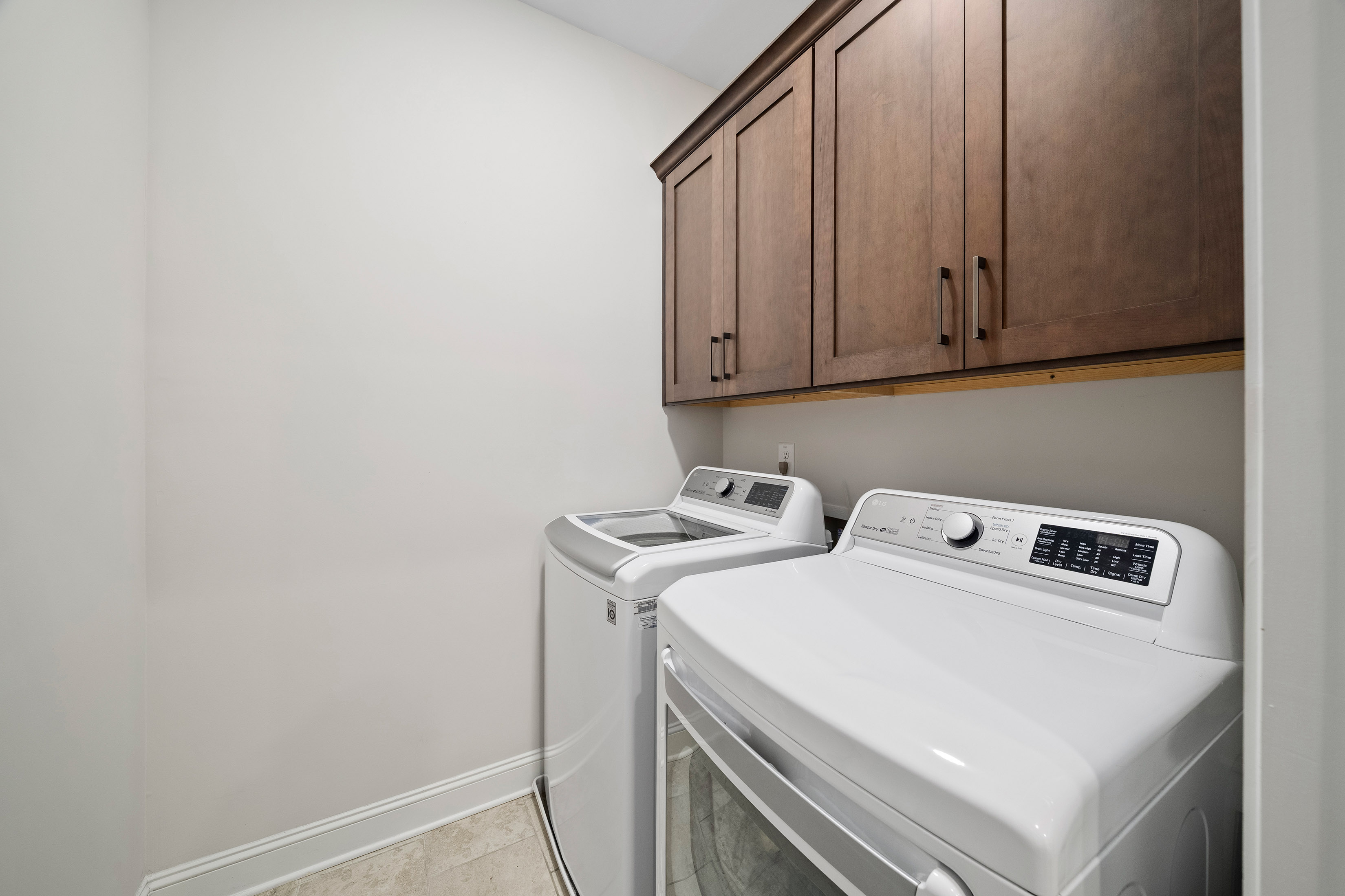  Designer Townhome in One of Alpharetta