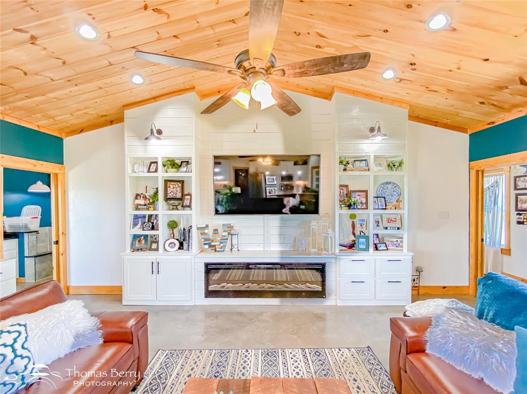 Moran, Texas, 76464, United States, 3 Bedrooms Bedrooms, ,2 BathroomsBathrooms,Residential,For Sale,1857951
