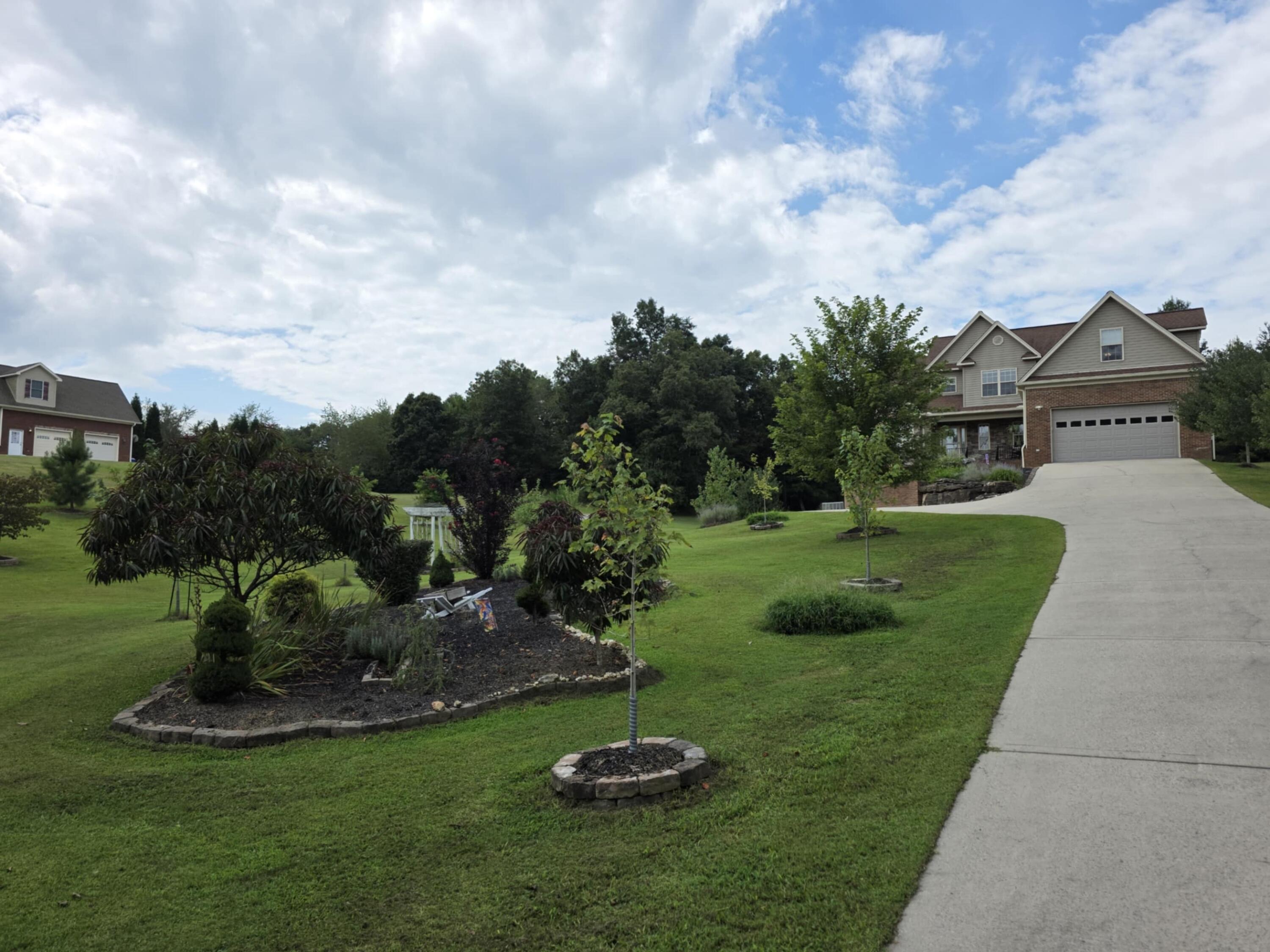 Spring City, Tennessee, 37381, United States, 4 Bedrooms Bedrooms, ,3 BathroomsBathrooms,Residential,For Sale,1927411