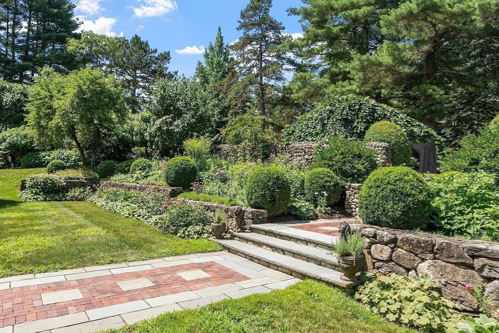 Concord, Massachusetts, 01742, United States, 5 Bedrooms Bedrooms, ,8 BathroomsBathrooms,Residential,For Sale,1932676