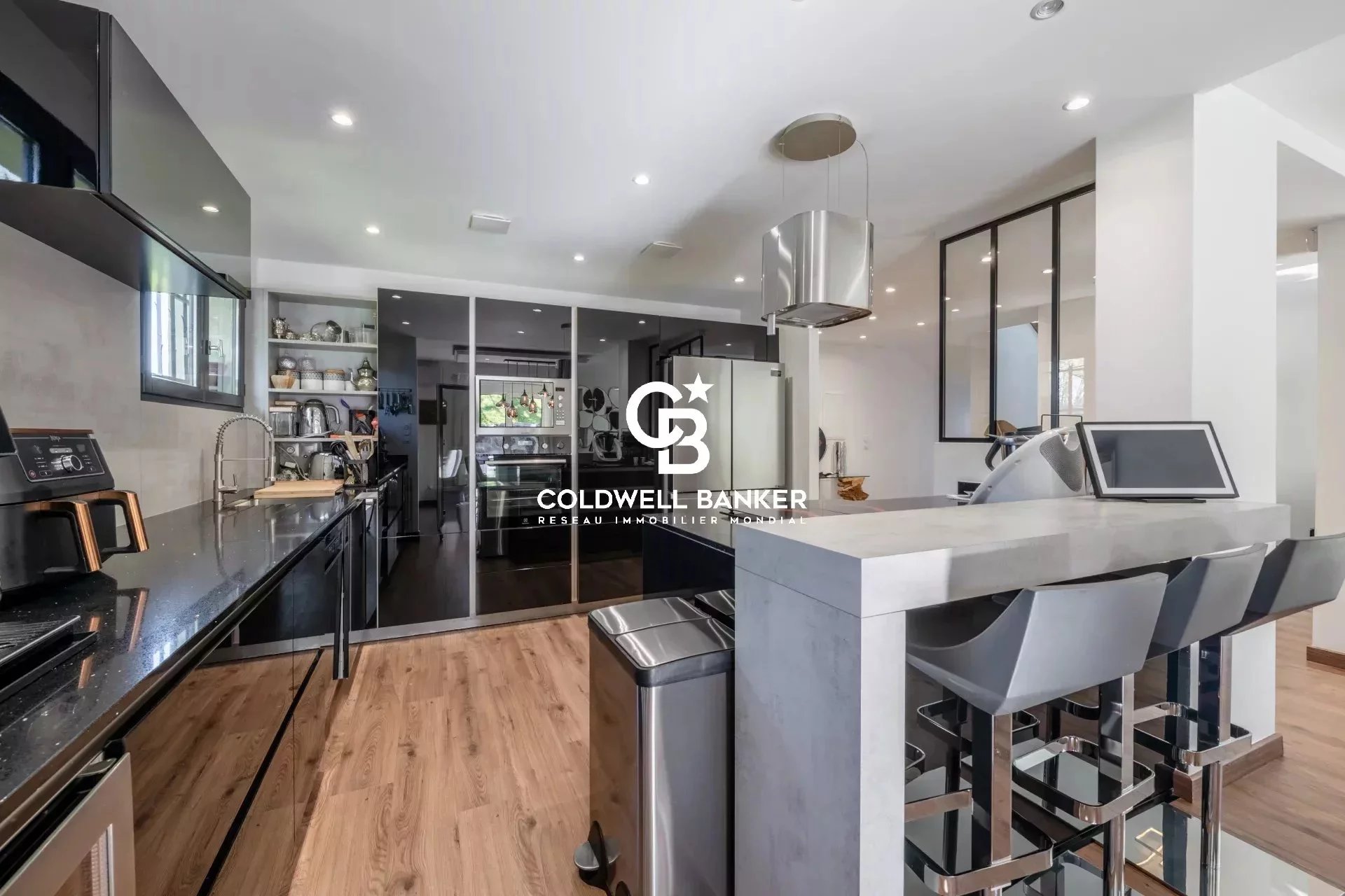 Montagnole, Auvergne-Rhône-Alpes, 73000, FR, 6 Bedrooms Bedrooms, ,2 BathroomsBathrooms,Residential,For Sale,1994353