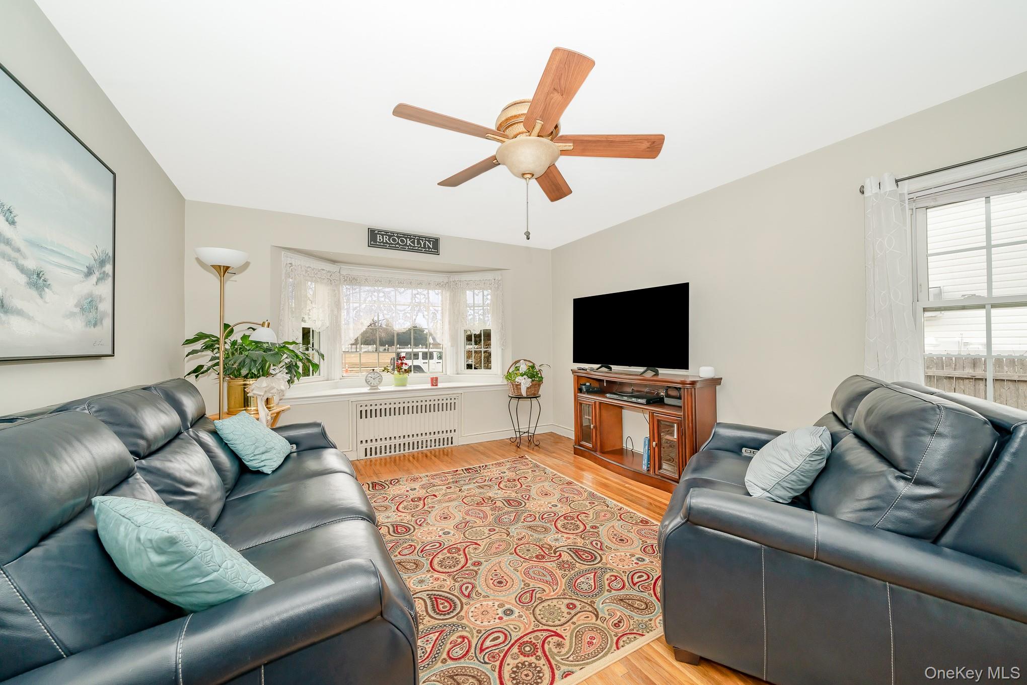 Seaford, New York, 11783, United States, 3 Bedrooms Bedrooms, ,2 BathroomsBathrooms,Residential,For Sale,2005849