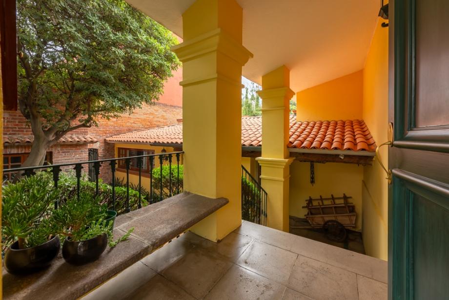 Saratoga, Naucalpan de Juárez, Estado de méxico, 53900, Mexico, 3 Bedrooms Bedrooms, ,4 BathroomsBathrooms,Residential,For Sale,Saratoga,1612456