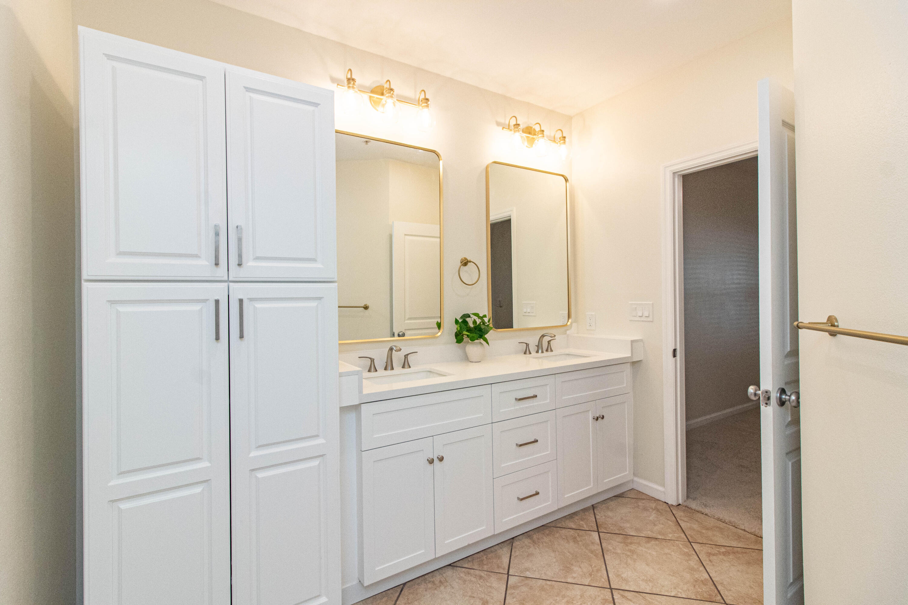 212 Harbor Boulevard Unit 102, Destin, Florida, 32541, United States, 2 Bedrooms Bedrooms, ,2 BathroomsBathrooms,Residential,For Sale,212 Harbor Boulevard Unit 102,1658539