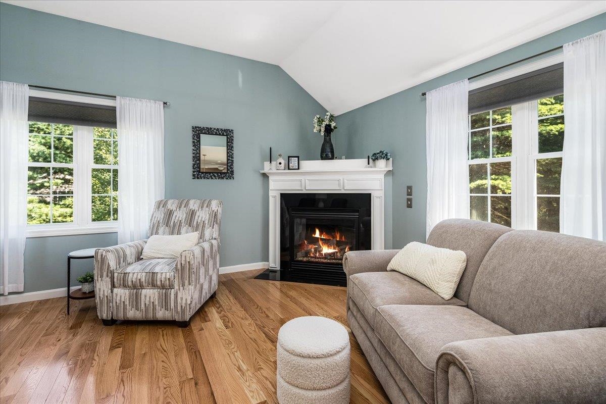 Bedford, New Hampshire, 03110, United States, 4 Bedrooms Bedrooms, ,3 BathroomsBathrooms,Residential,For Sale,1940392