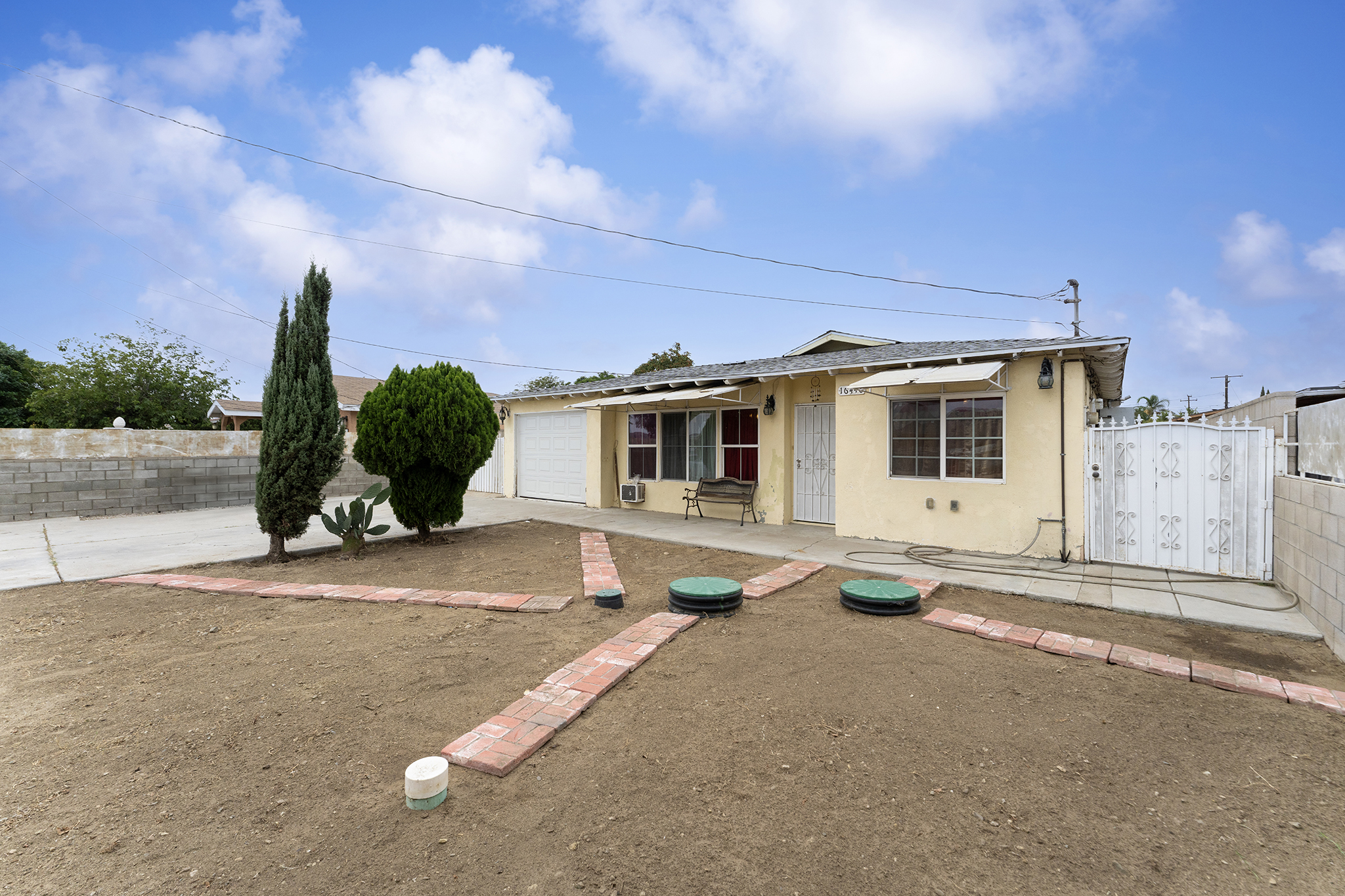 Fontana, California, 92335, United States, 2 Bedrooms Bedrooms, ,1 BathroomBathrooms,Residential,For Sale,1974316