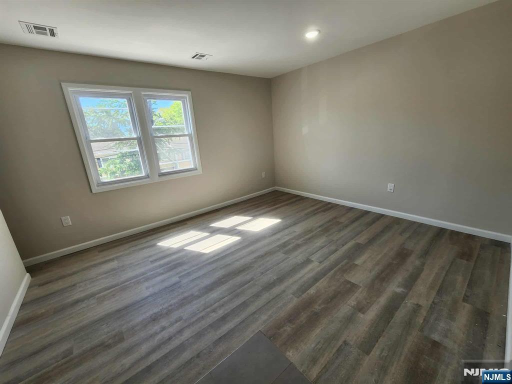 Passaic, New Jersey, 07055, United States, 5 Bedrooms Bedrooms, ,2 BathroomsBathrooms,Residential,For Sale,1975134