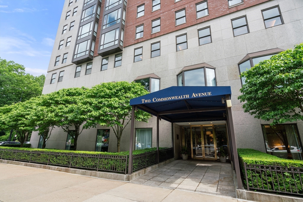 Boston, Massachusetts, 02116, United States, 3 Bedrooms Bedrooms, ,5 BathroomsBathrooms,Residential,For Sale,1941760