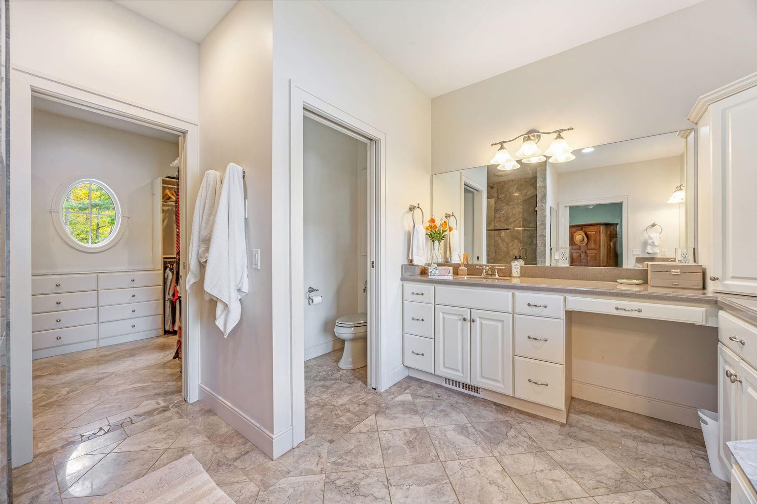 Canadian Lakes, Michigan, 49346, United States, 5 Bedrooms Bedrooms, ,6 BathroomsBathrooms,Residential,For Sale,1981298