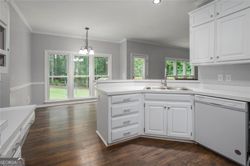 Buford, Georgia, 30518, United States, 5 Bedrooms Bedrooms, ,4 BathroomsBathrooms,Residential,For Sale,1959901