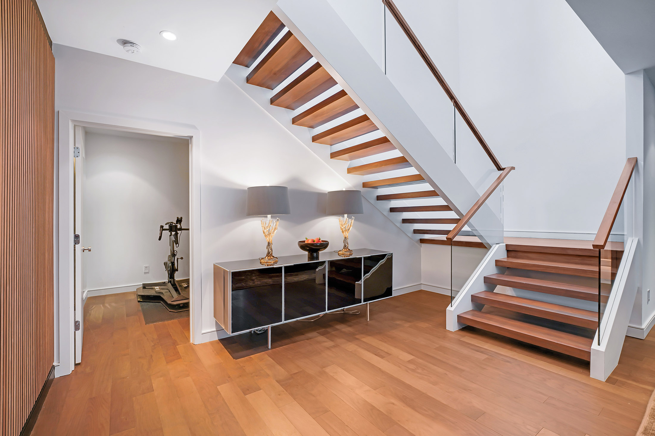  Magazine-worthy Mid-century Modern Retreat in the Heart of Morningside - 物件實景