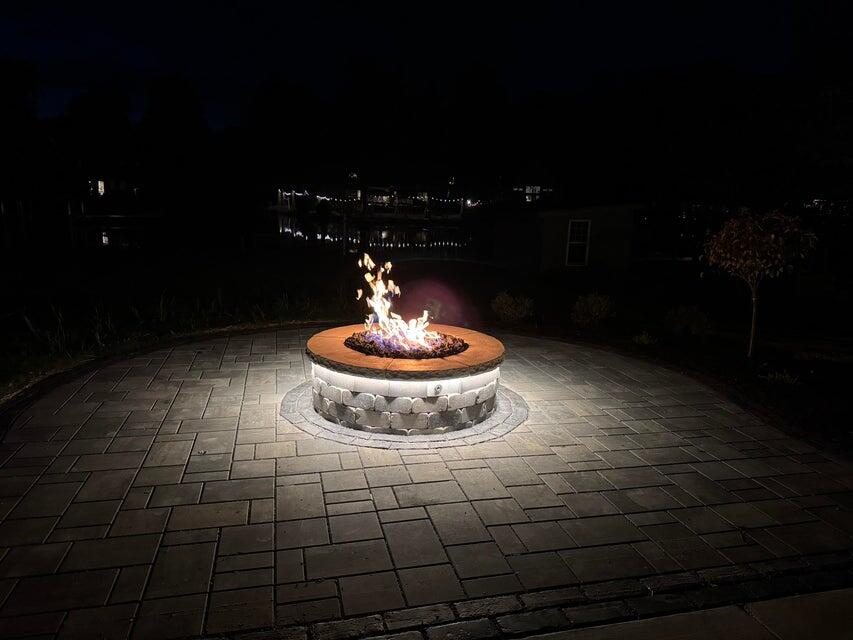 Burlington, Wisconsin, 53105, United States, 6 Bedrooms Bedrooms, ,4 BathroomsBathrooms,Residential,For Sale,2003027