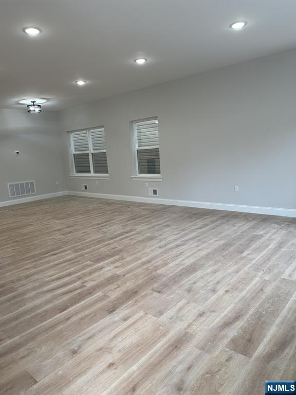 Newark, New Jersey, 07103, United States, 6 Bedrooms Bedrooms, ,5 BathroomsBathrooms,Residential,For Sale,1928063