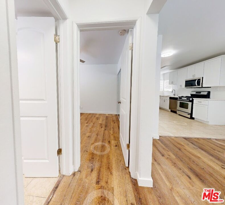 Los Angeles, California, 90066, United States, 4 Bedrooms Bedrooms, ,Residential,For Sale,1705092