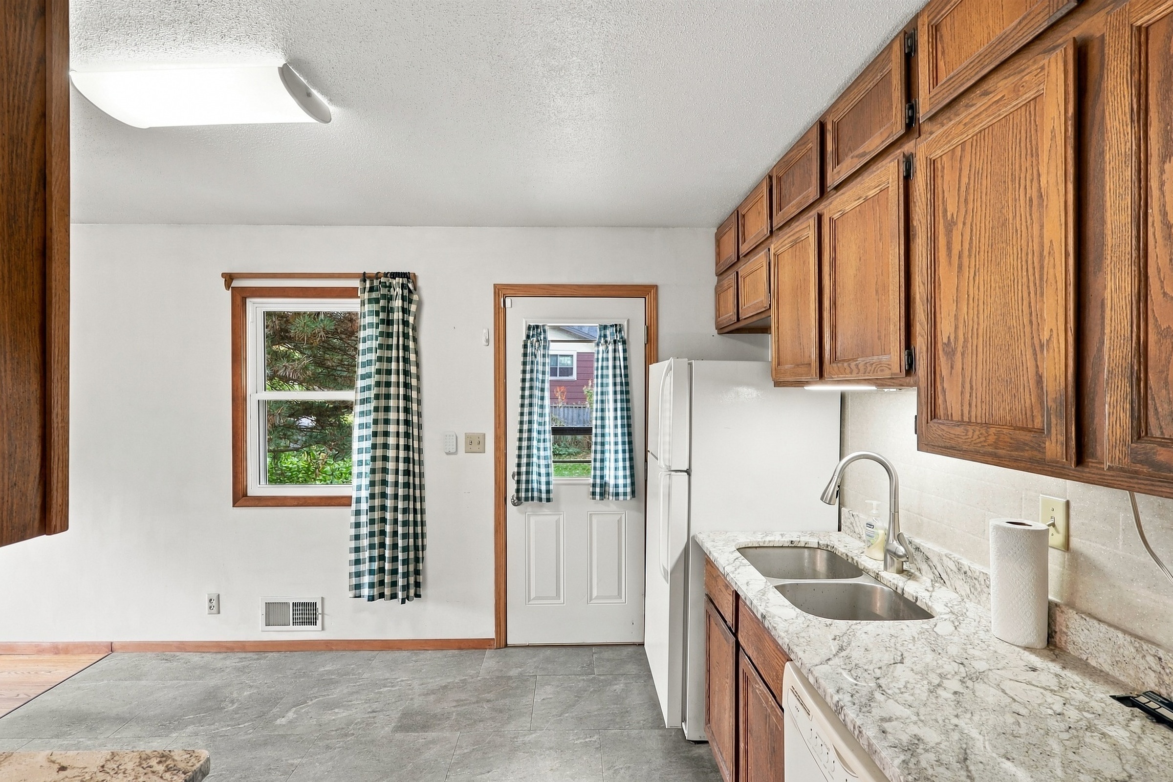  9087 Northwood Parkway, New Hope, MN 55427 - 物件實景