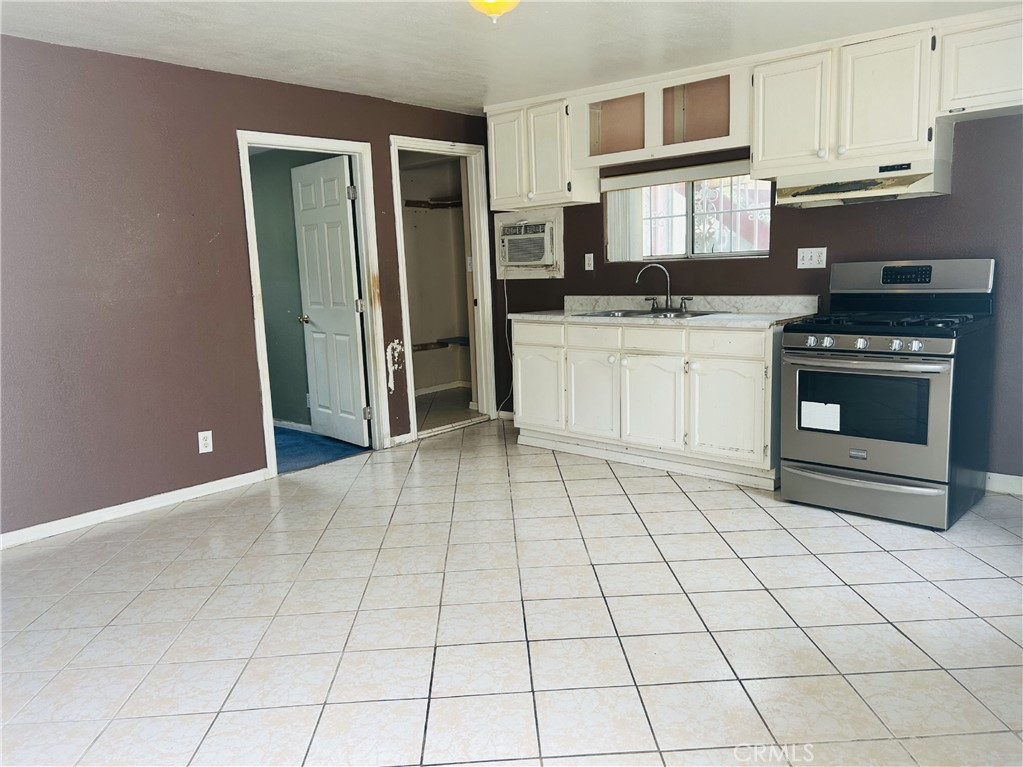 Los Angeles, California, 90033, United States, 4 Bedrooms Bedrooms, ,2 BathroomsBathrooms,Residential,For Sale,1938411