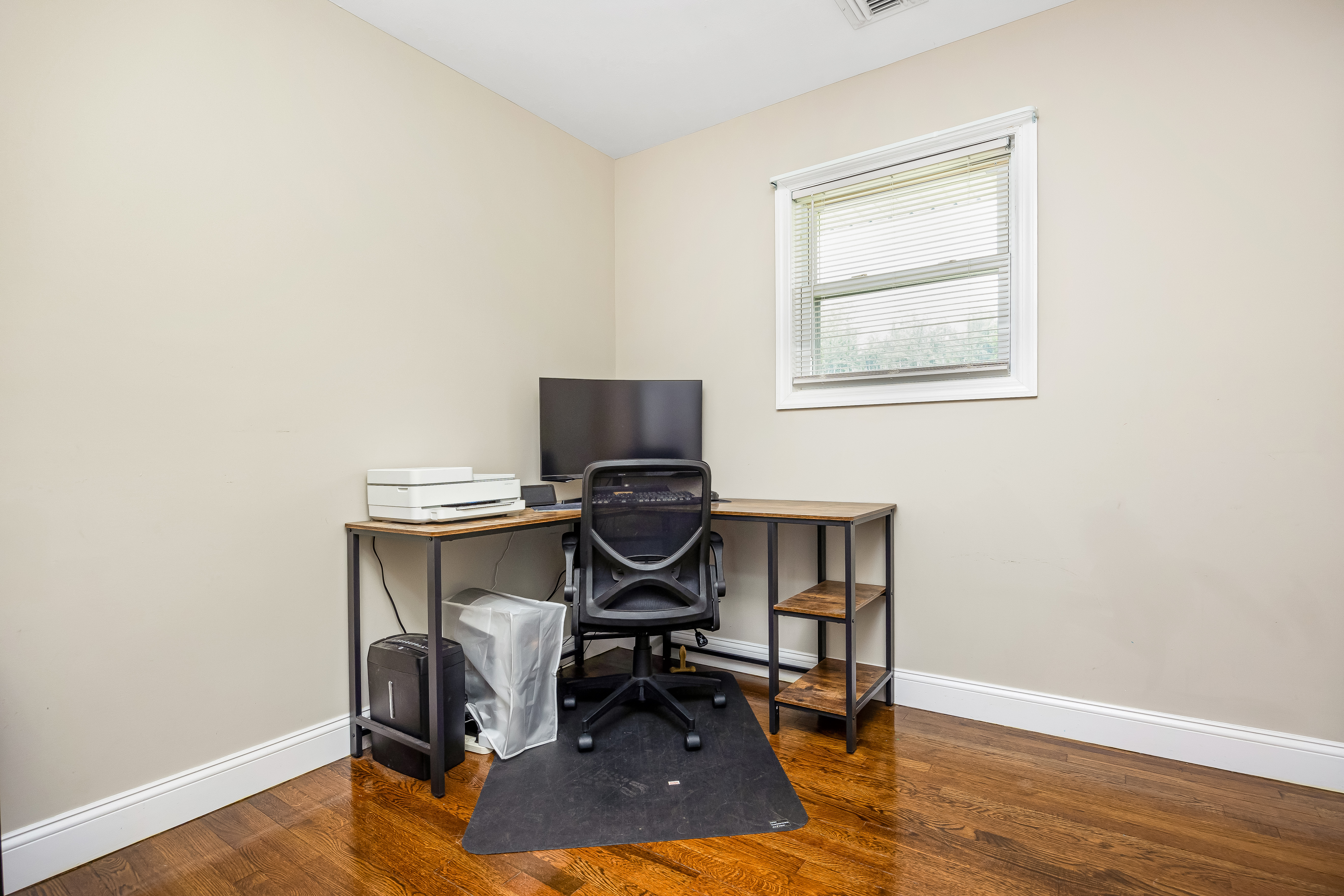 Deer Park, New York, 11729, United States, 3 Bedrooms Bedrooms, ,2 BathroomsBathrooms,Residential,For Sale,1915383