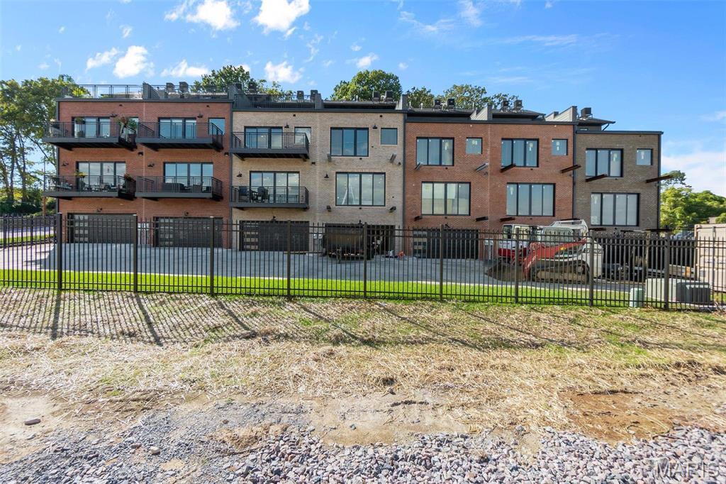 290 N Main Street, Cape Girardeau, Missouri, 63701, United States, 2 Bedrooms Bedrooms, ,5 BathroomsBathrooms,Residential,For Sale,290 N Main Street,1425485