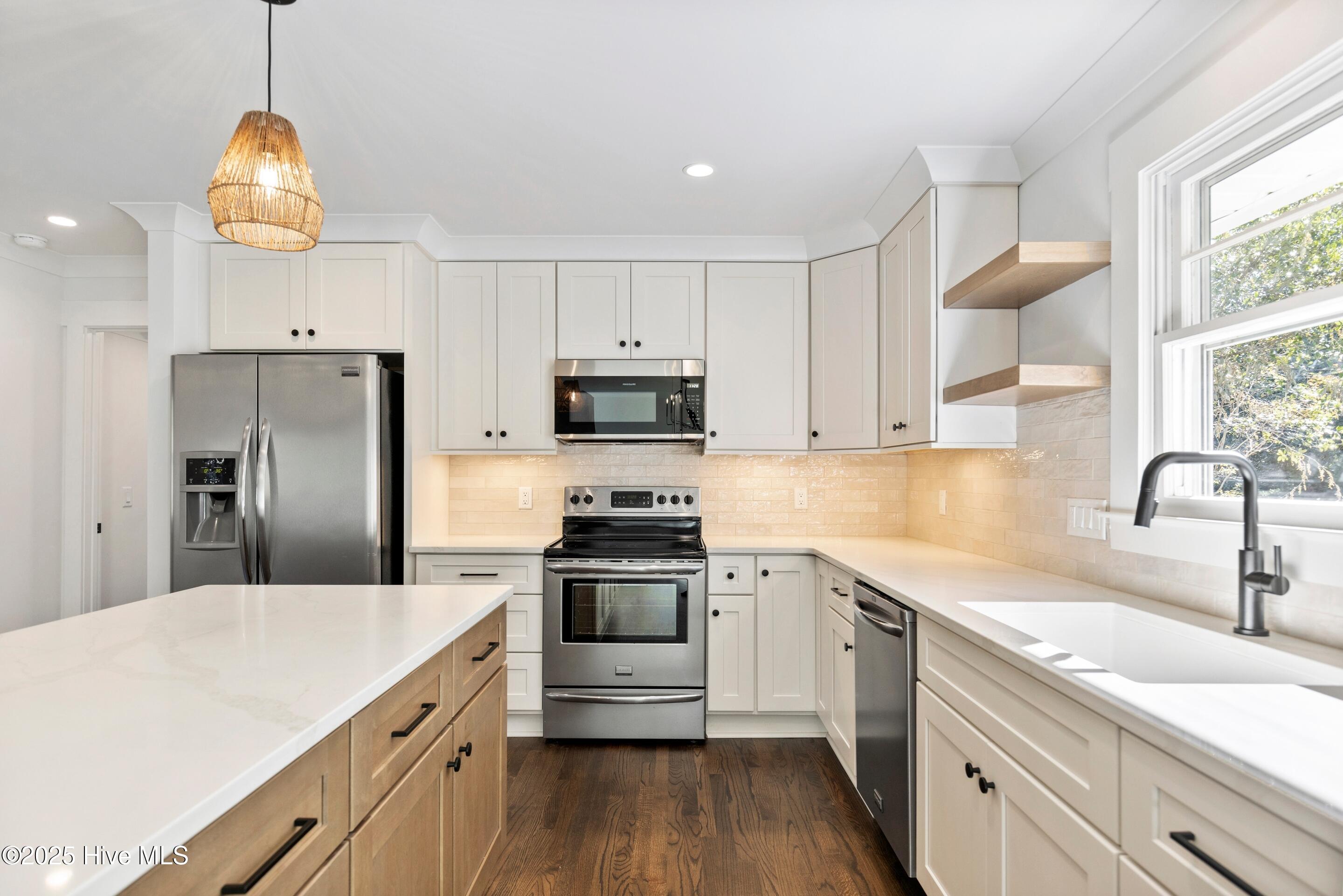 Wilmington, North Carolina, 28403, United States, 4 Bedrooms Bedrooms, ,2 BathroomsBathrooms,Residential,For Sale,1991913