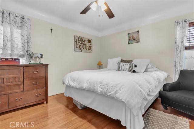 Huntington Park, California, 90255, United States, 4 Bedrooms Bedrooms, ,Residential,For Sale,1987109