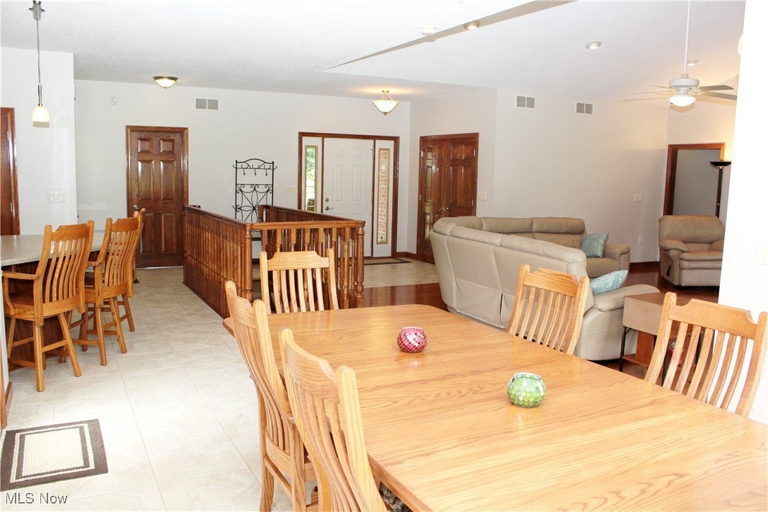 Lowellville, Ohio, 44436, United States, 3 Bedrooms Bedrooms, ,2 BathroomsBathrooms,Residential,For Sale,1984075