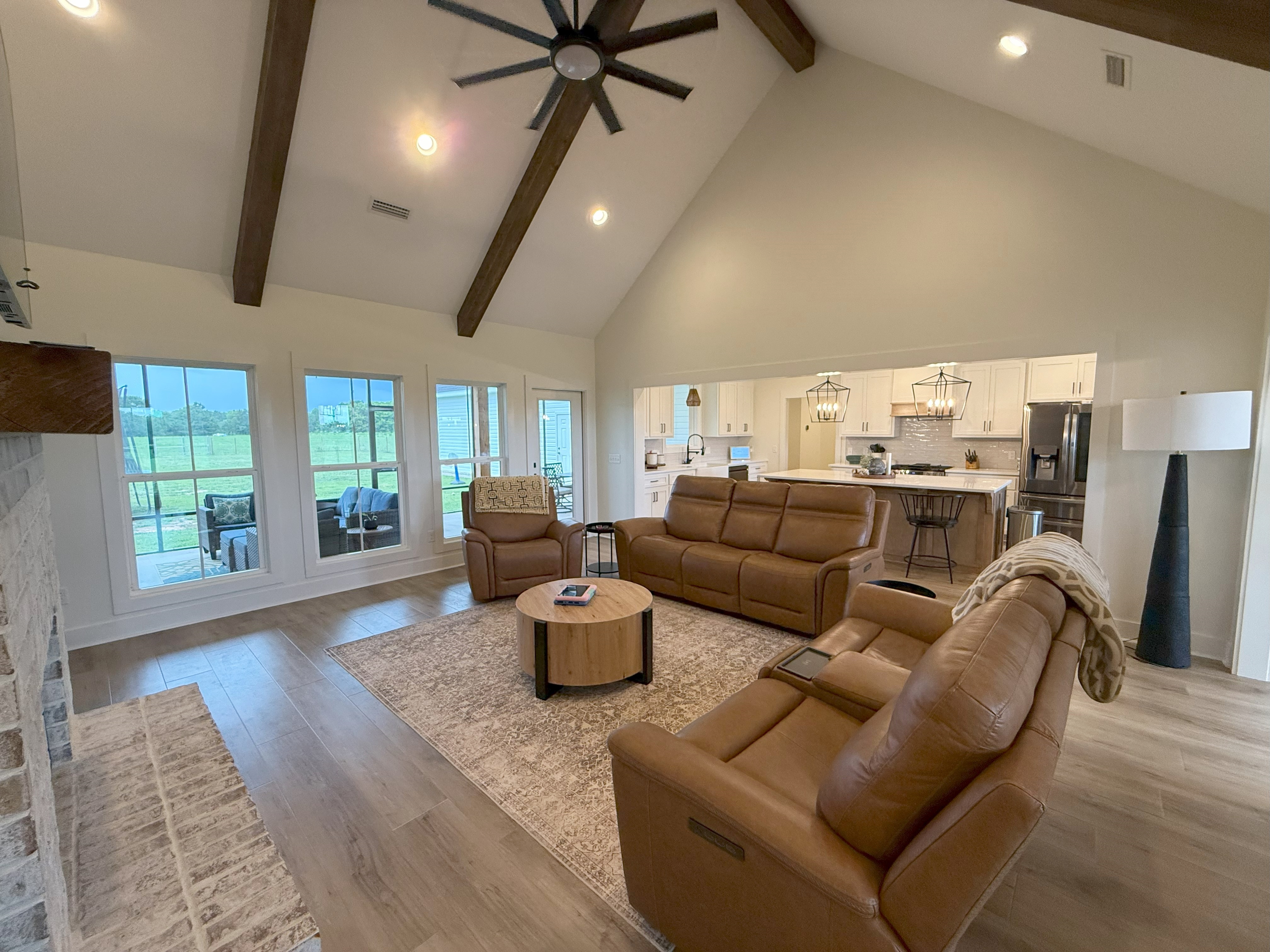 Headland, Alabama, 36345, United States, 4 Bedrooms Bedrooms, ,4 BathroomsBathrooms,Residential,For Sale,1977217