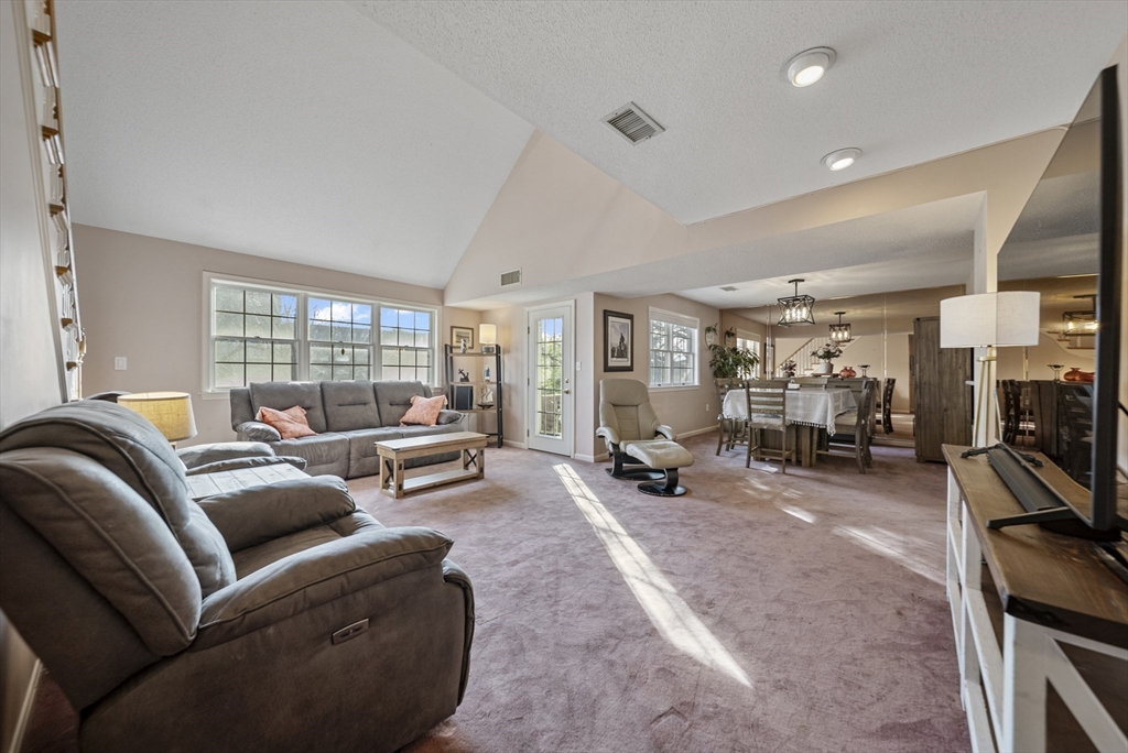 Salem, Massachusetts, 01970, United States, 3 Bedrooms Bedrooms, ,3 BathroomsBathrooms,Residential,For Sale,1990420