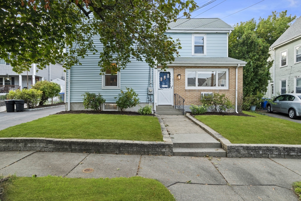 Newton, Massachusetts, 02458, United States, 3 Bedrooms Bedrooms, ,2 BathroomsBathrooms,Residential,For Sale,1939468