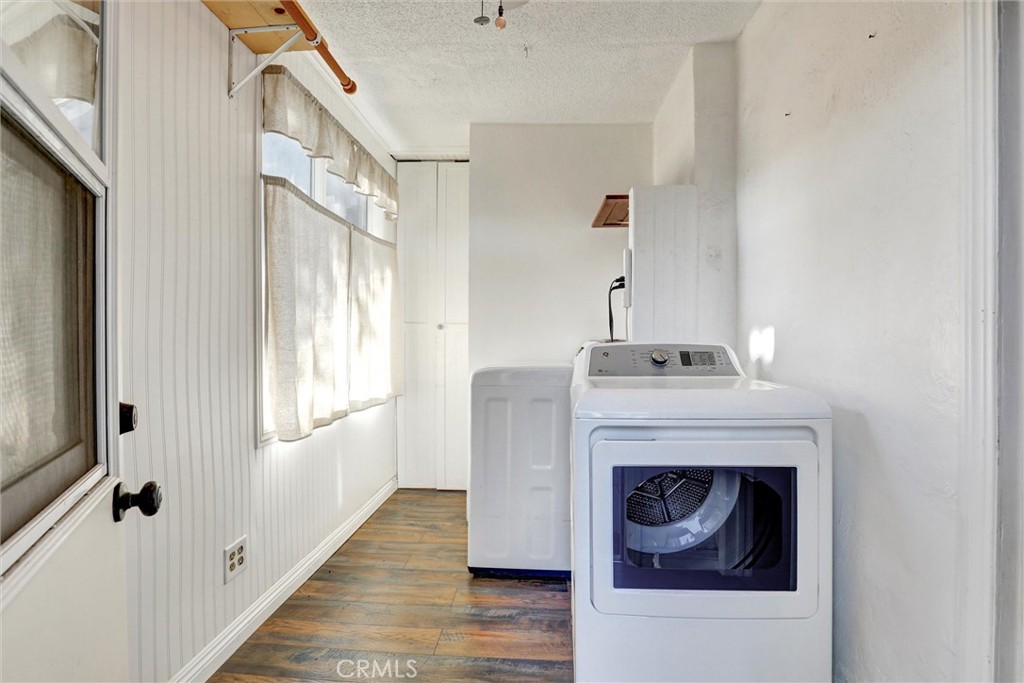 Lakewood, California, 90713, United States, 2 Bedrooms Bedrooms, ,1 BathroomBathrooms,Residential,For Sale,1943590