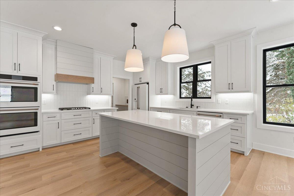 Blue Ash, Ohio, 45241, United States, 4 Bedrooms Bedrooms, ,4 BathroomsBathrooms,Residential,For Sale,2001661