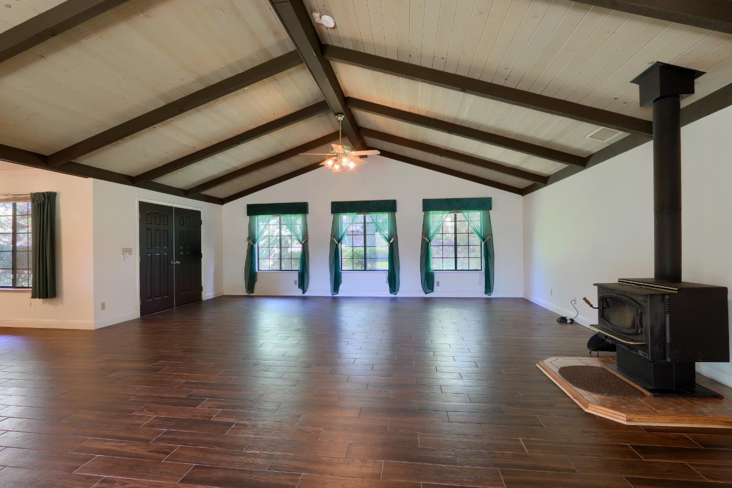 Ahwahnee, California, 93601, United States, 3 Bedrooms Bedrooms, ,2 BathroomsBathrooms,Residential,For Sale,1993875