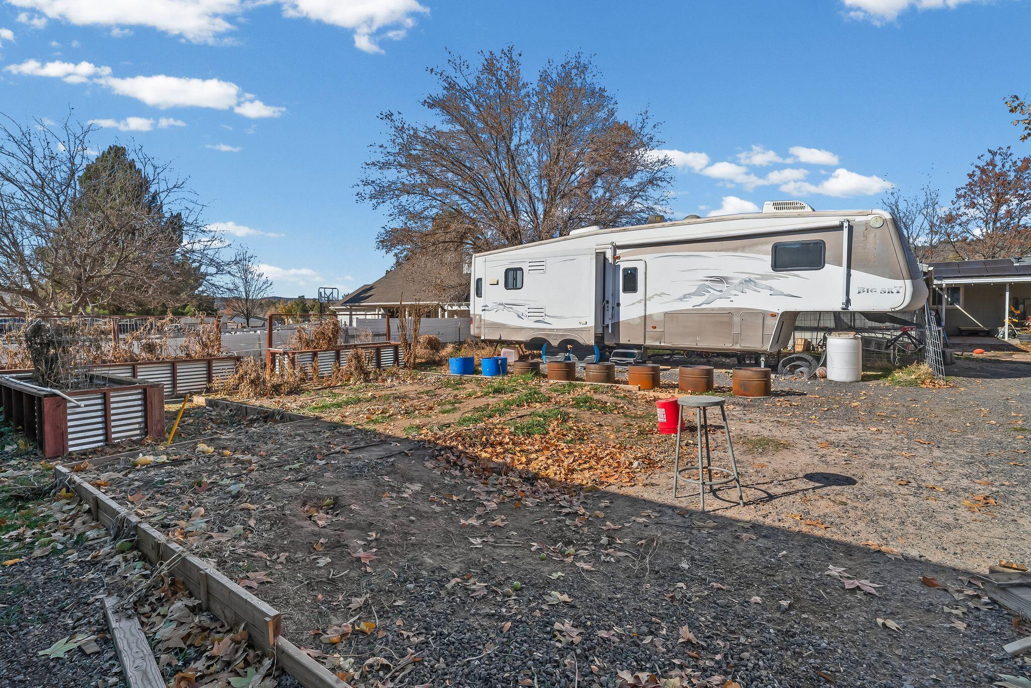 St George, Utah, 84770, United States, 6 Bedrooms Bedrooms, ,3 BathroomsBathrooms,Residential,For Sale,2005357