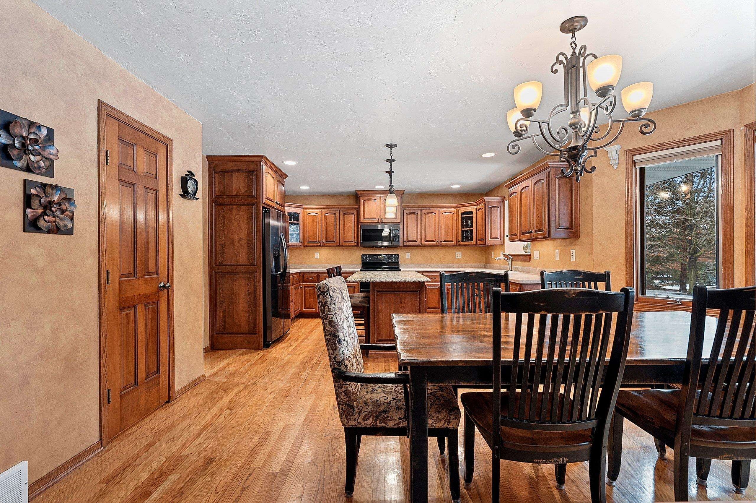 GREEN BAY, Wisconsin, 54313-8600, United States, 3 Bedrooms Bedrooms, ,4 BathroomsBathrooms,Residential,For Sale,2009732