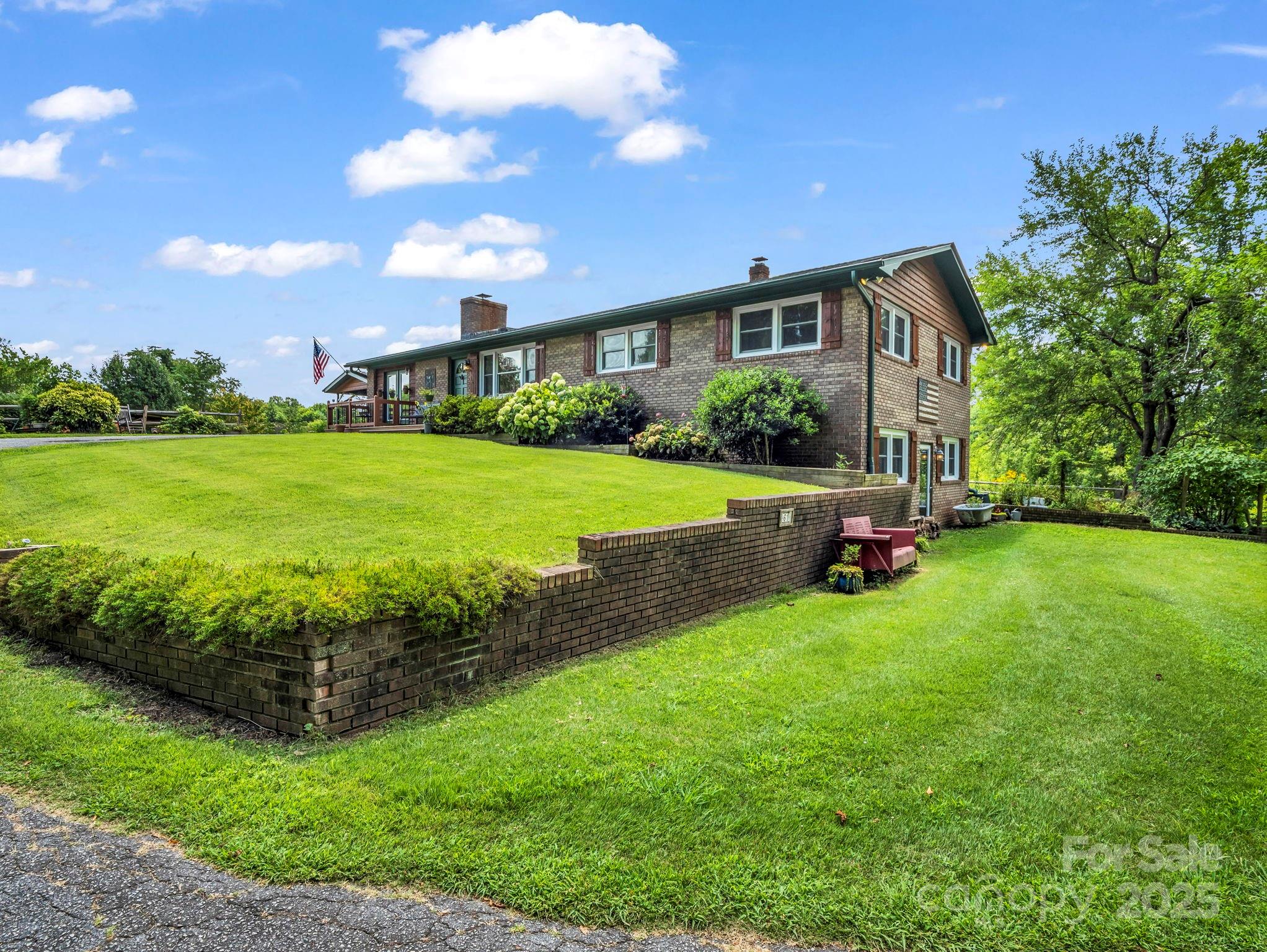 Saluda, North Carolina, 28773, United States, 4 Bedrooms Bedrooms, ,2 BathroomsBathrooms,Residential,For Sale,1978089