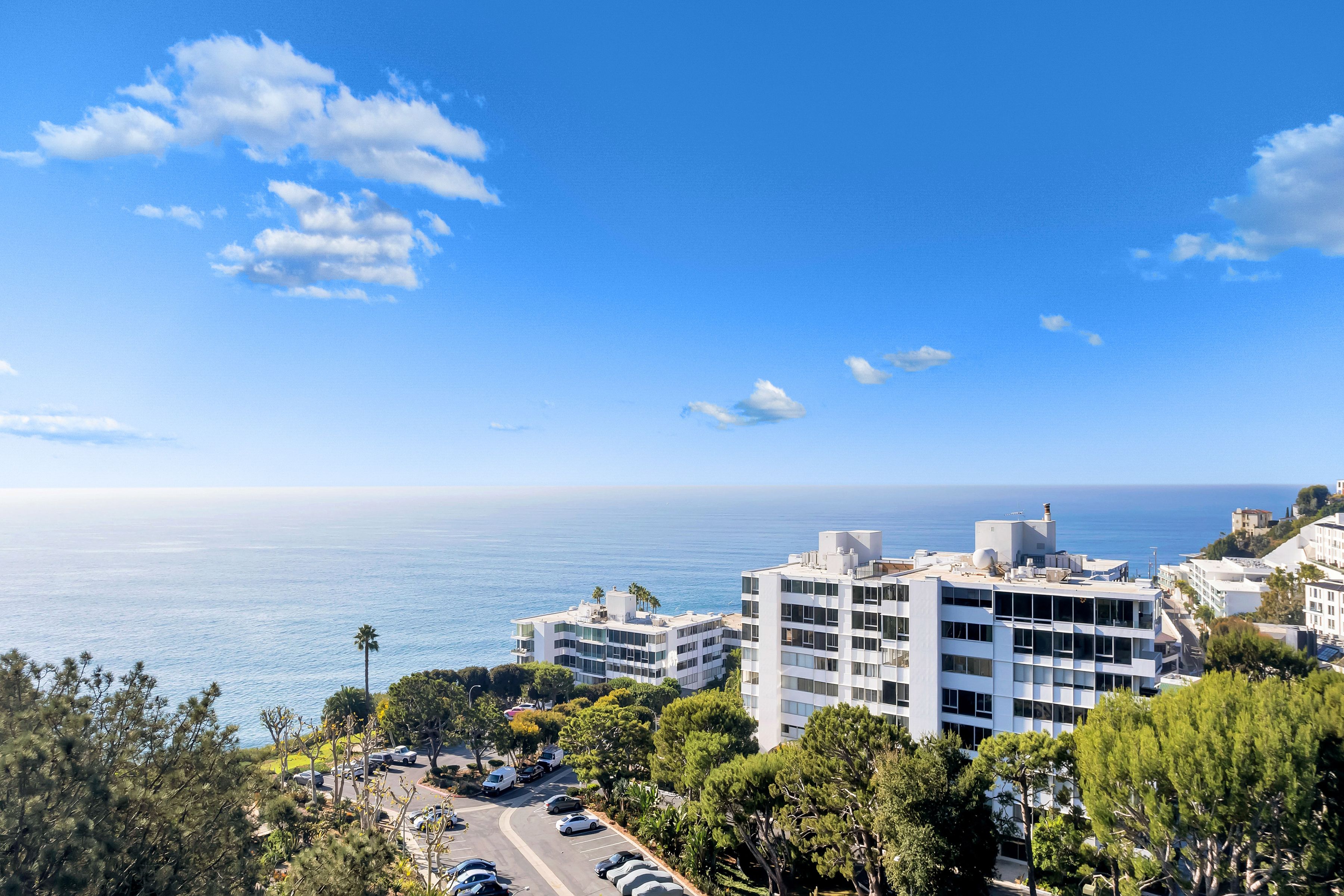 17350  W Sunset Blvd - 物件實景