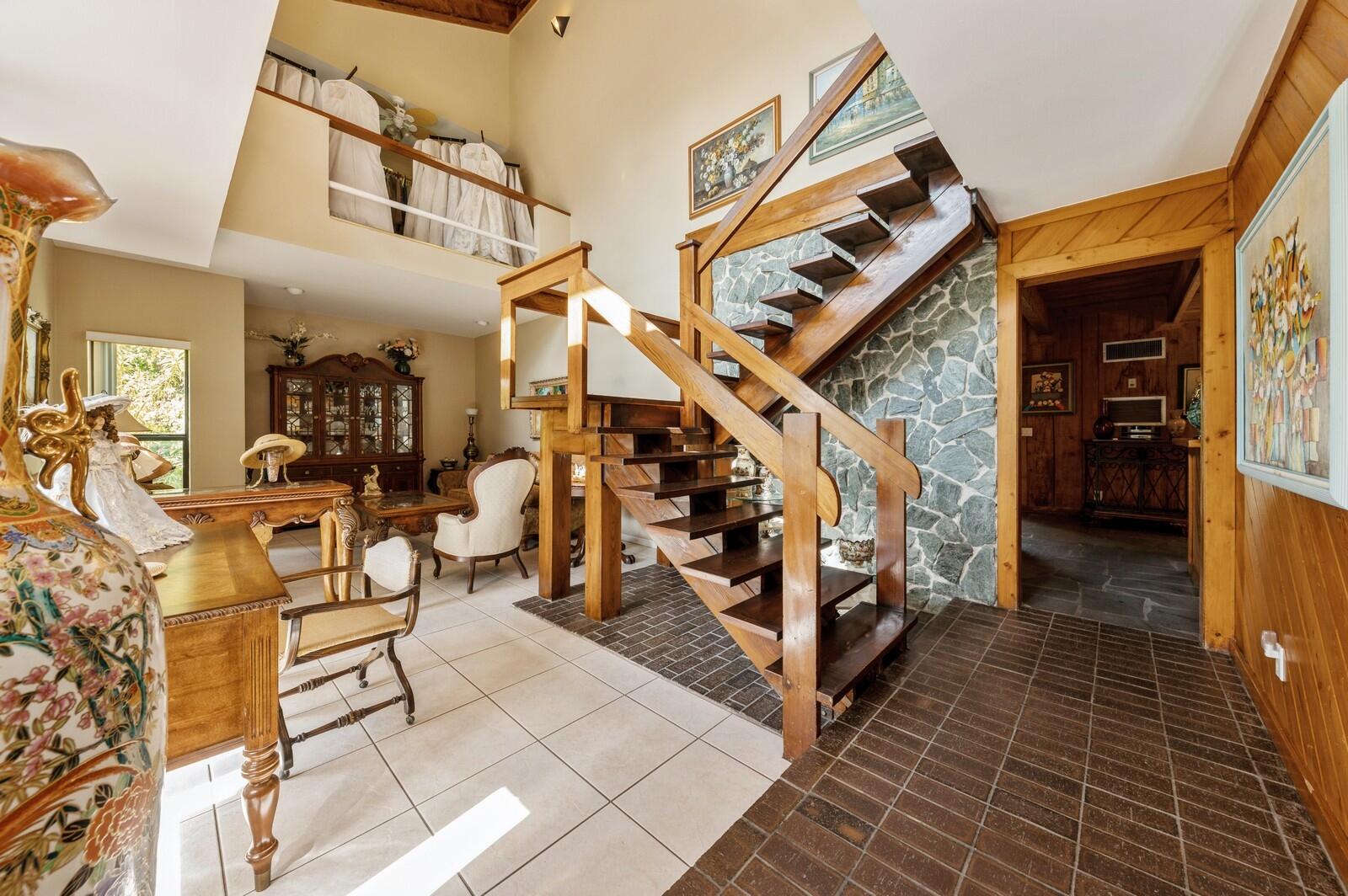 Haverhill, Florida, 33415, United States, 4 Bedrooms Bedrooms, ,4 BathroomsBathrooms,Residential,For Sale,1848793