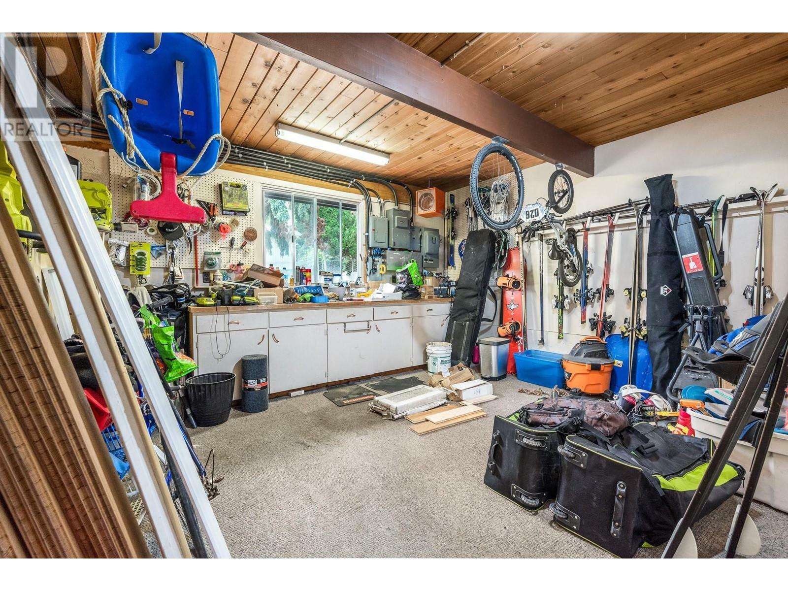 VERNON, British Columbia, V1H 1C8, CA, 5 Bedrooms Bedrooms, ,3 BathroomsBathrooms,Residential,For Sale,1838241