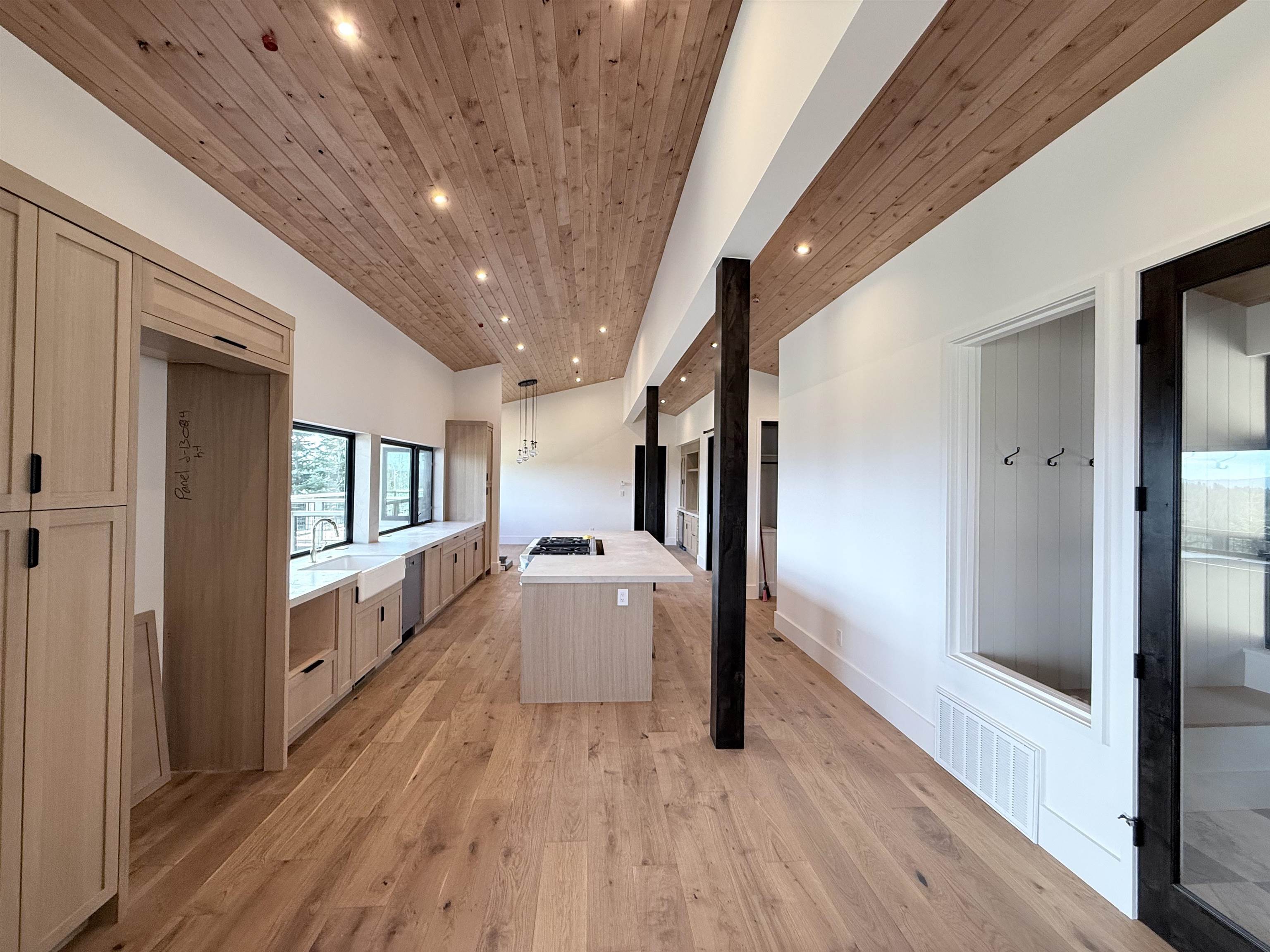 Truckee, California, 96161, United States, 5 Bedrooms Bedrooms, ,5 BathroomsBathrooms,Residential,For Sale,1992888