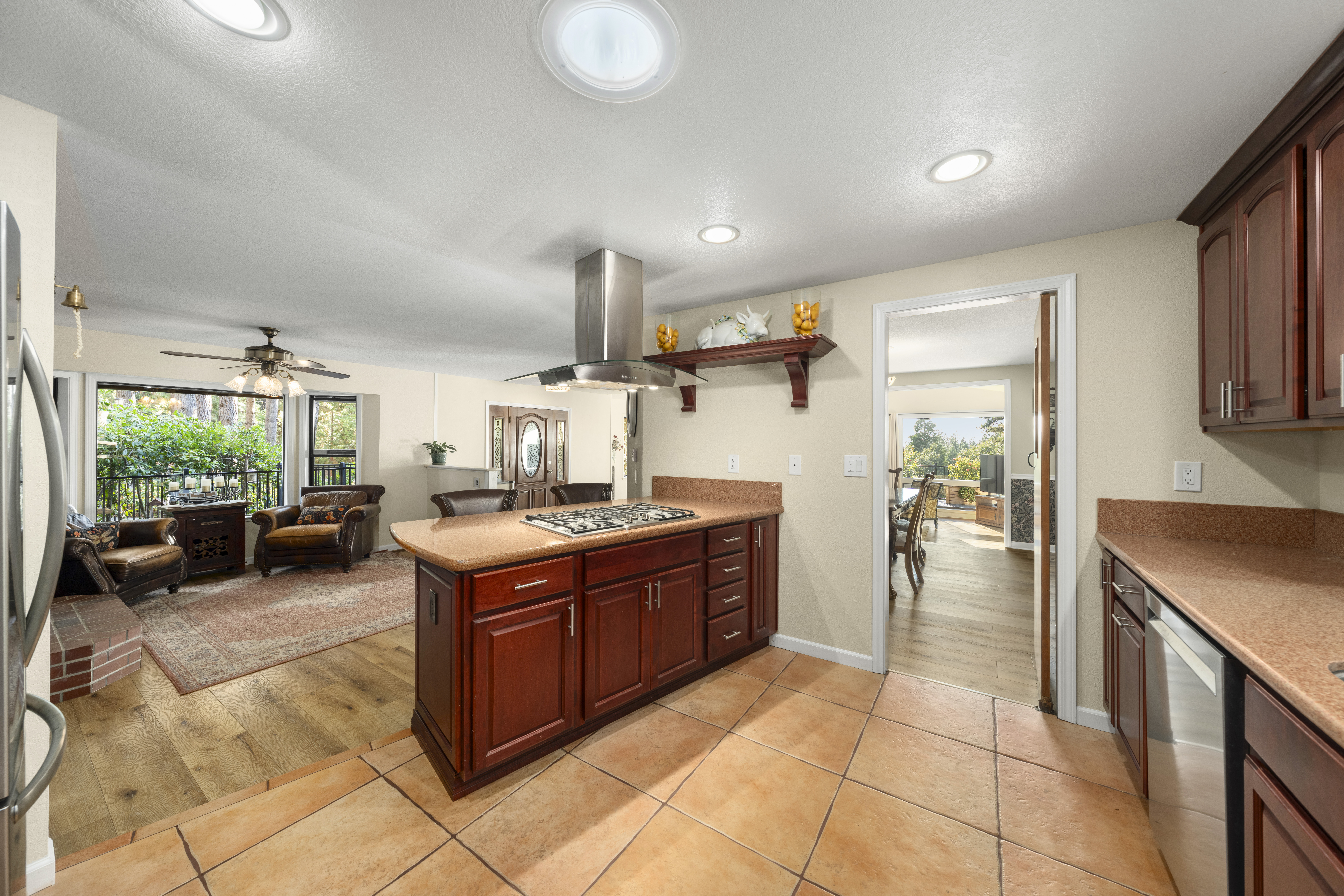  6161 Puerta Del Sol Road, Camino, CA 95709 - 物件實景
