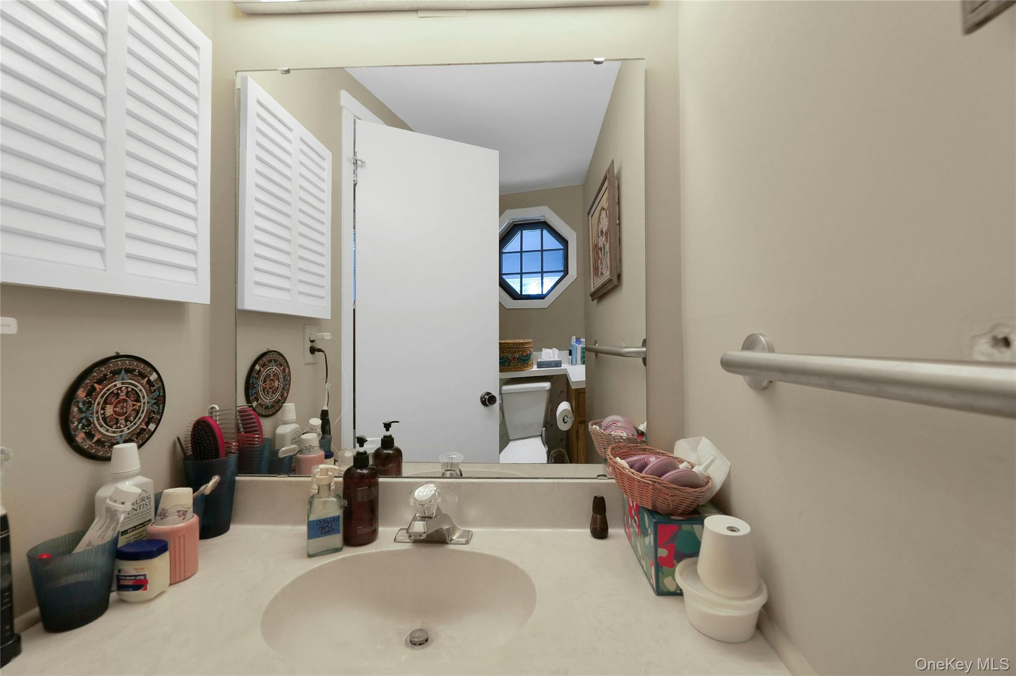 Nanuet, New York, 10954, United States, 2 Bedrooms Bedrooms, ,3 BathroomsBathrooms,Residential,For Sale,1947032