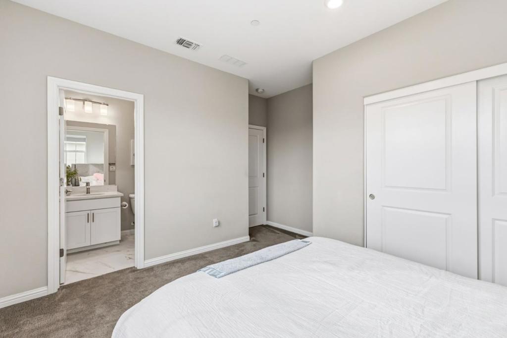 Hayward, California, 94541, United States, 3 Bedrooms Bedrooms, ,4 BathroomsBathrooms,Residential,For Sale,2032197